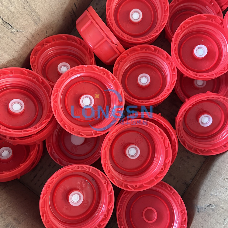 New products Automatic plastic petrol jerry can lid assemble oil cap assembly machine