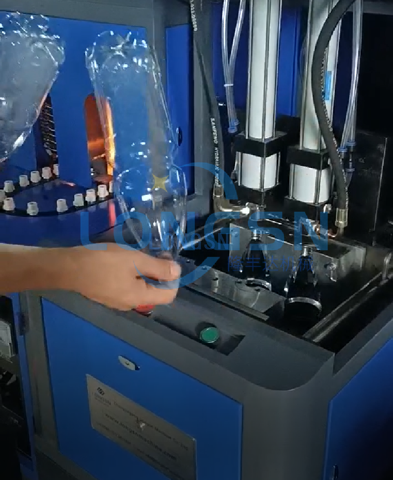 Semi Automatic 2 Cavities hot filling beverage pet bottle blowing molding making machine