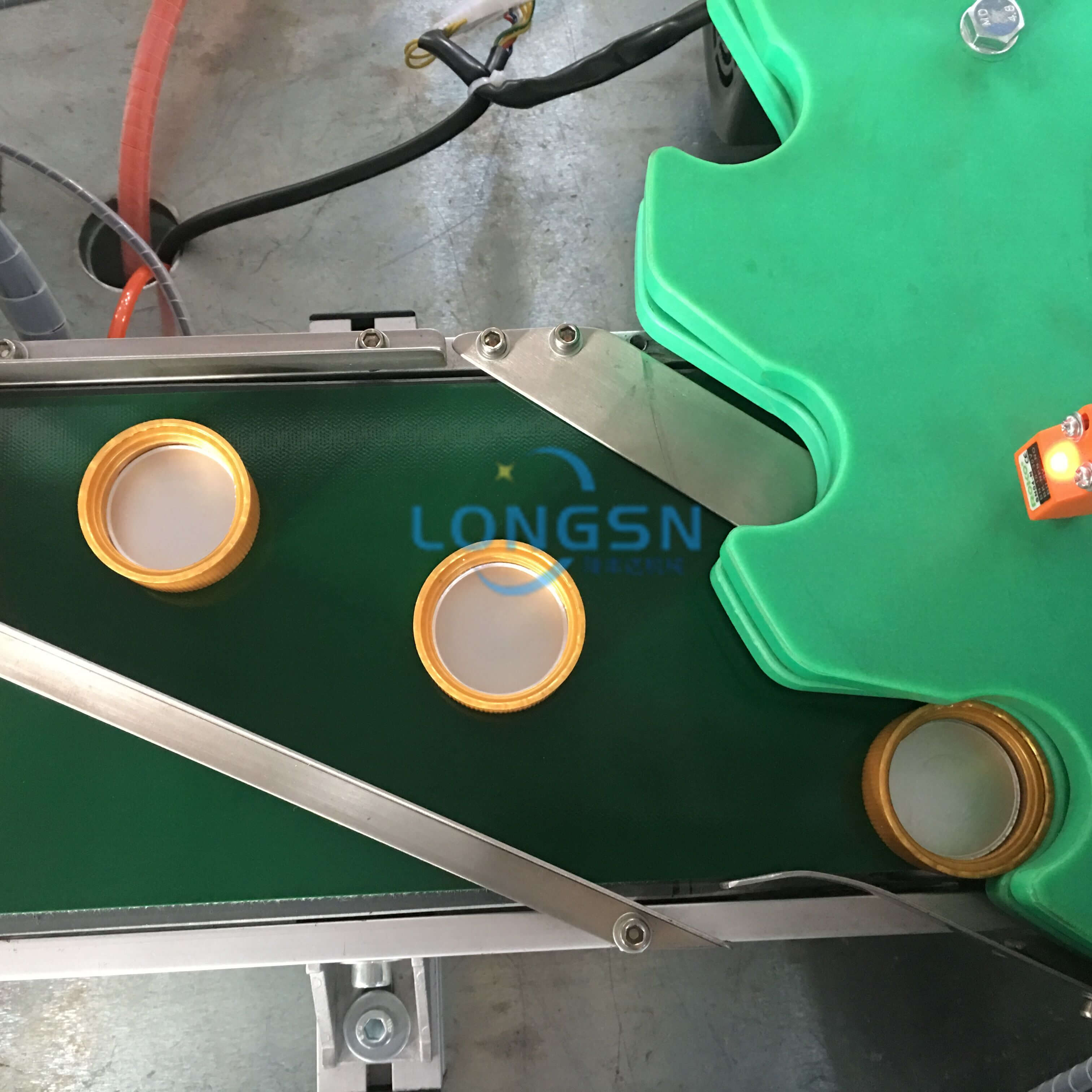 cap lining assembly machine