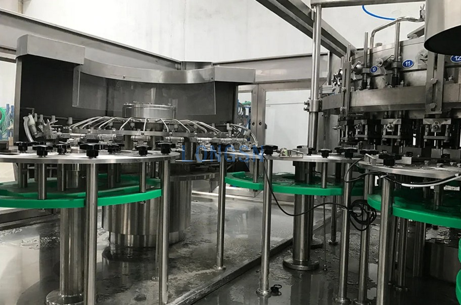 Automatic Carbonated Soft Drink Water Filling Machine 
