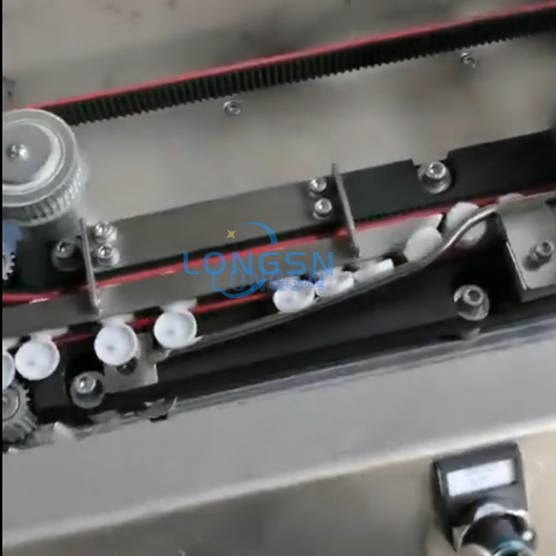 Automatic Plastic Flip Top Bottle Cap Closing Assembly Machine 